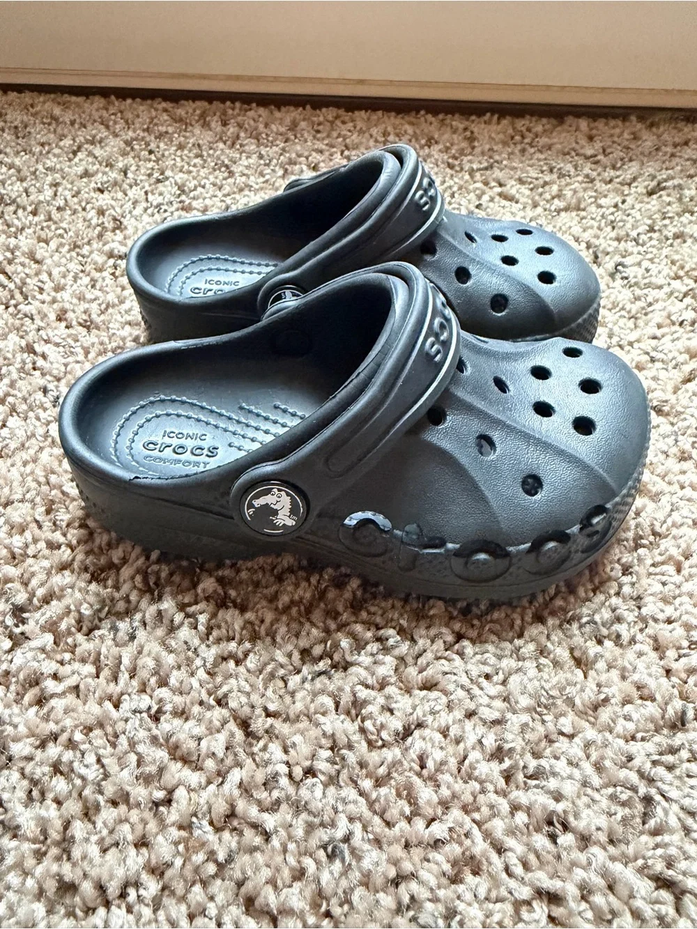Crocs Kids Classic Clogs in Black C8